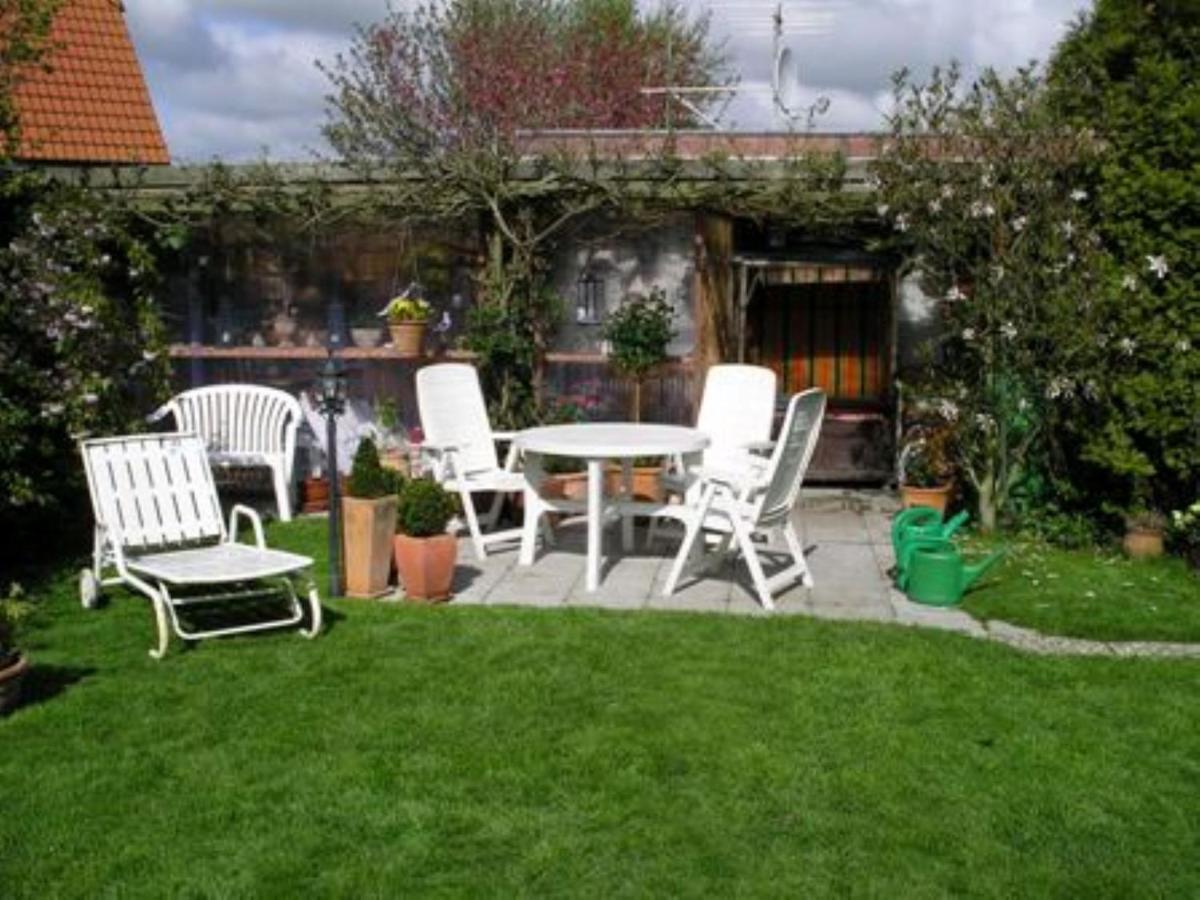 Haus Mit Lilie Und Rose Apartment Westerdeichstrich Екстериор снимка