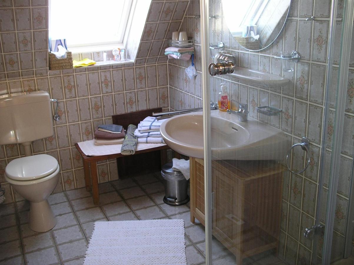 Haus Mit Lilie Und Rose Apartment Westerdeichstrich Екстериор снимка